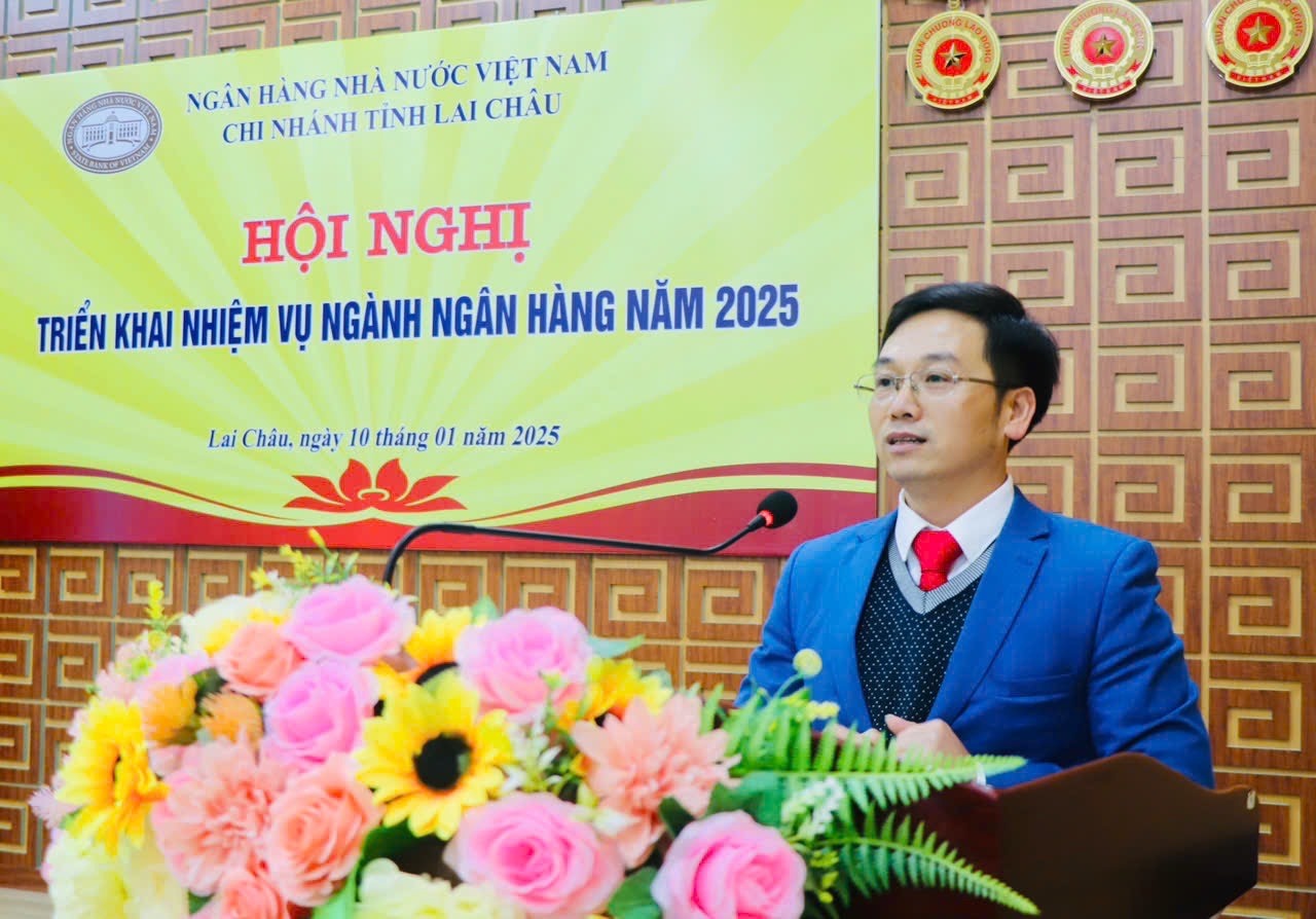 Đồng chí Nguyễn Đình Vinh - Quyền Giám đốc Ngân hàng Nhà nước Chi nhánh tỉnh phát biểu bế mạc