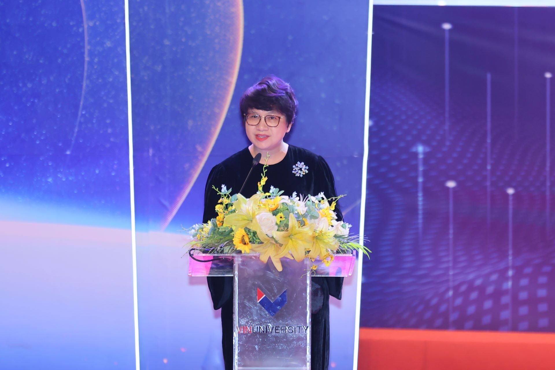 PGS.TS Nguyễn Thu Thủy, Vụ trưởng Vụ Giáo dục đại học, Bộ Giáo dục và Đào tạo , đại diện Bộ Giáo dục và Đào tạo, phát biểu tại lễ kỷ niệm PGS.TS Nguyễn Thu Thủy, Vụ trưởng Vụ Giáo dục đại học, Bộ Giáo dục và Đào tạo , đại diện Bộ Giáo dục và Đào tạo, phát biểu tại lễ kỷ niệm