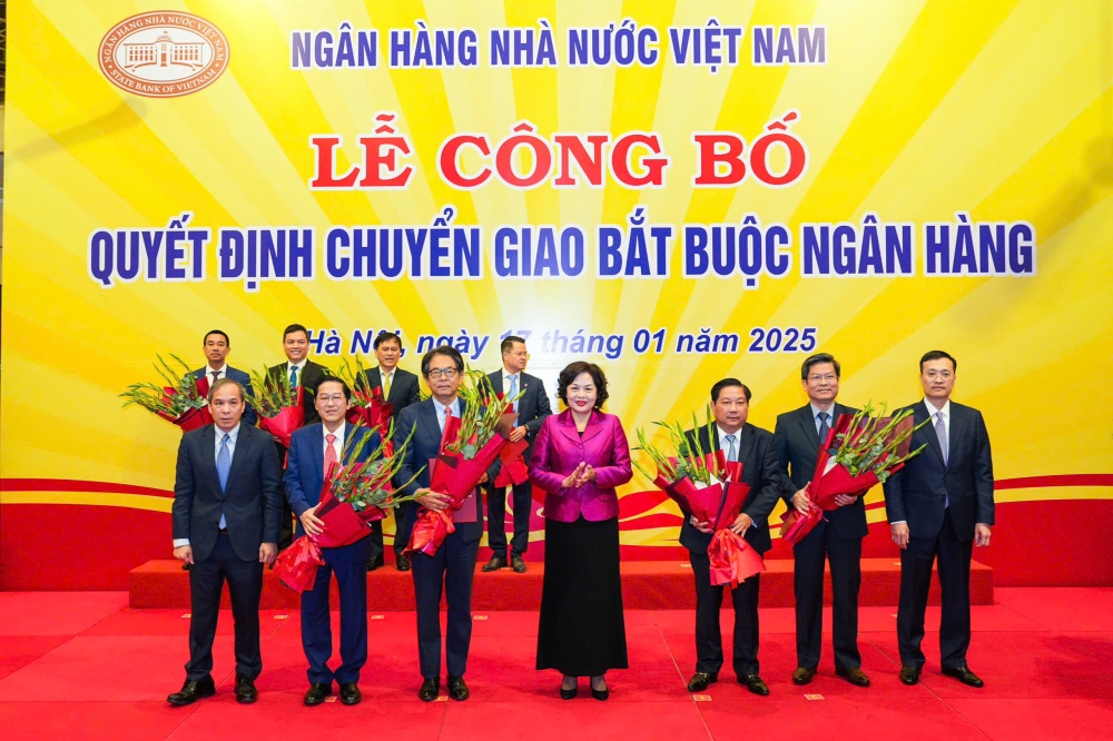 Công bố quyết định chuyển giao bắt buộc 2 ngân hàng