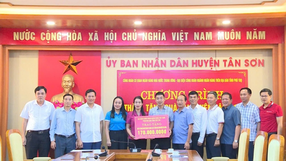 Trong những năm qua, ngành Ngân hàng Phú Thọ đã tích cực tham gia công tác từ thiện và an sinh xã hội, đạt được nhiều kết quả có ý nghĩa sâu sắc