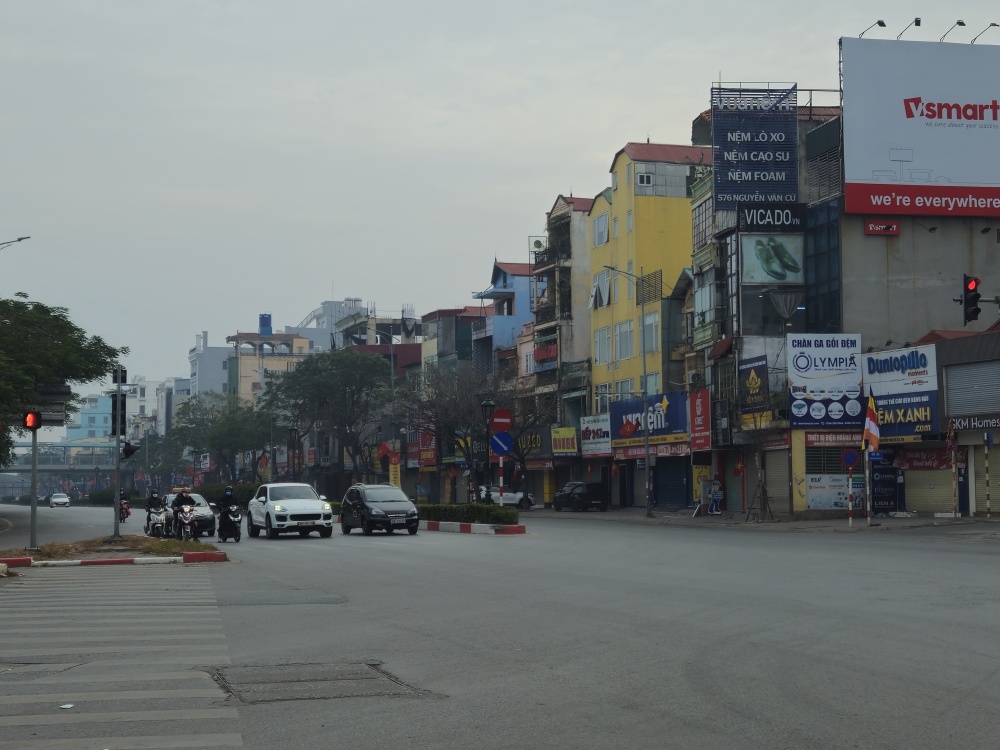 Hà Nội yên ả, thanh bình trong sáng mùng 1 Tết