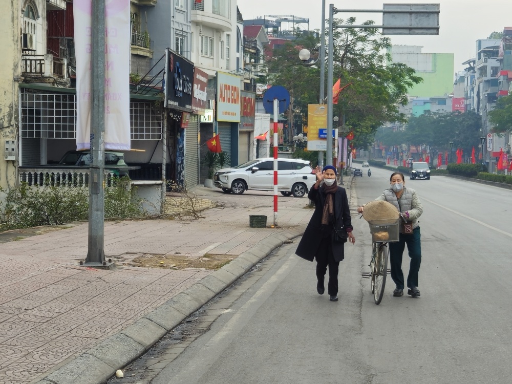 Hà Nội yên ả, thanh bình trong sáng mùng 1 Tết