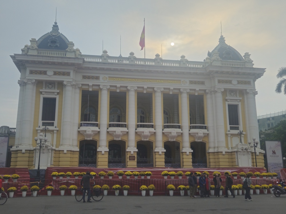 Hà Nội yên ả, thanh bình trong sáng mùng 1 Tết