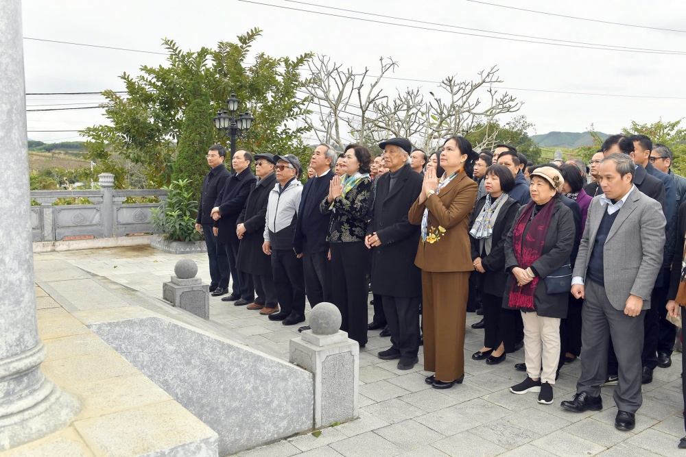 Ngành Ngân hàng phát động Tết trồng cây và chương trình chung tay xóa 1.000 căn nhà tạm, nhà dột nát