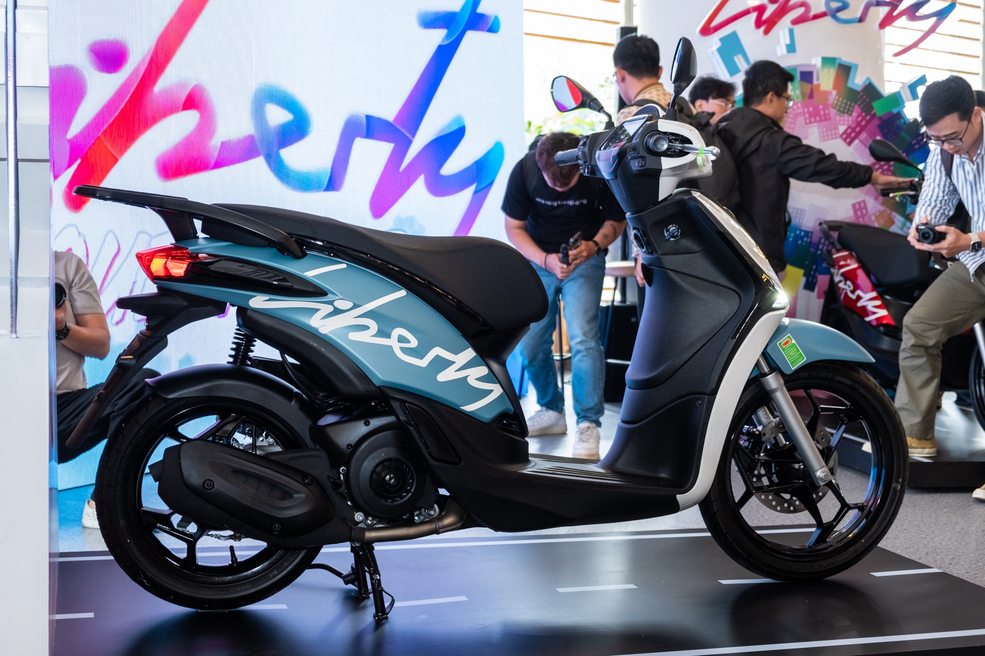Piaggio Liberty 2025 ra mắt Việt Nam: Giá từ 57,5 triệu, dáng nam tính hơn, đấu Honda SH Mode- Ảnh 12.