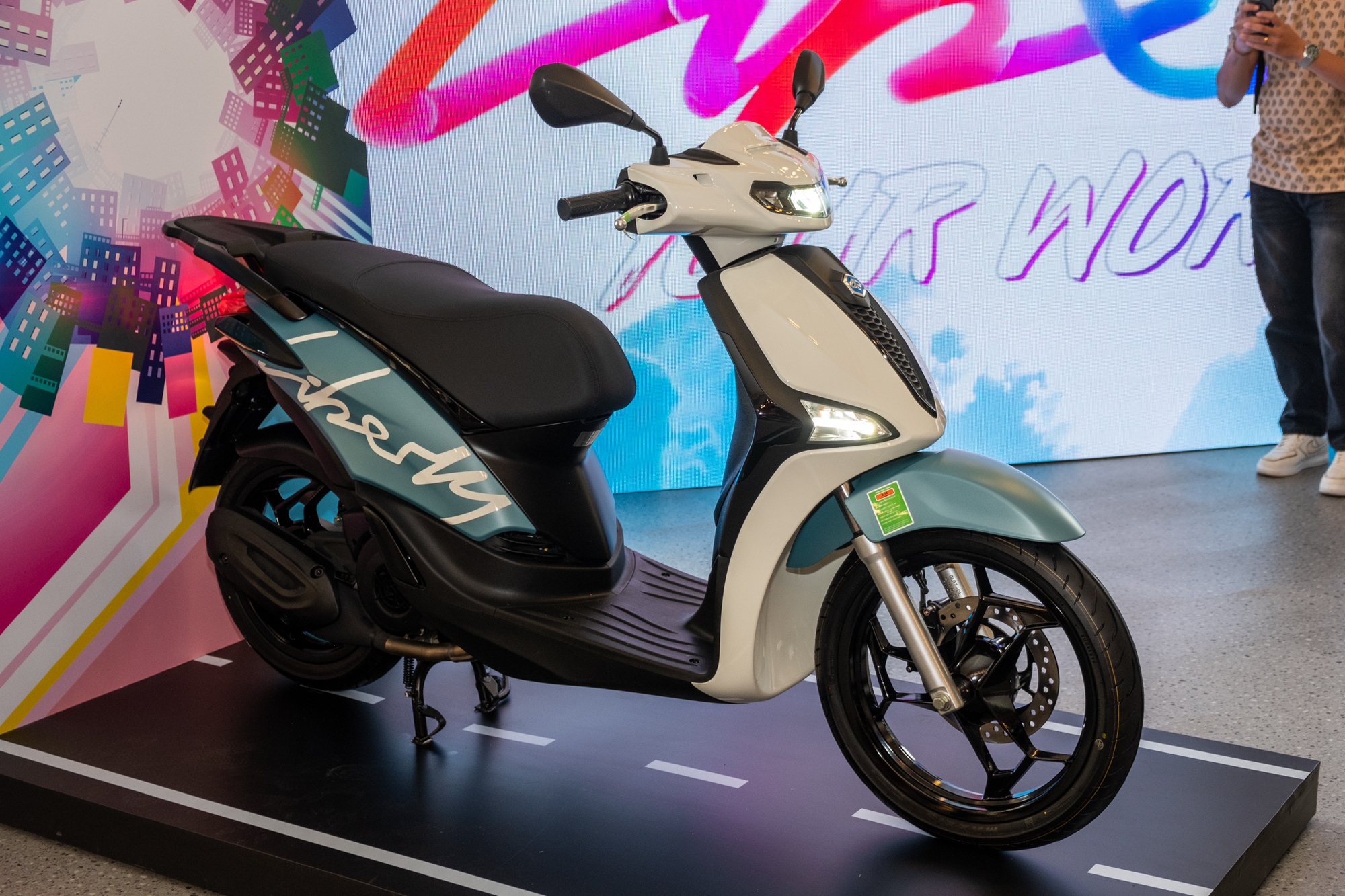 Piaggio Liberty 2025 ra mắt Việt Nam: Giá từ 57,5 triệu, dáng nam tính hơn, đấu Honda SH Mode- Ảnh 5.