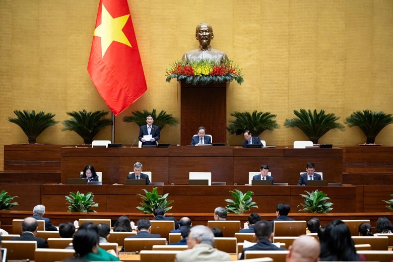 Quang cảnh phiên họp