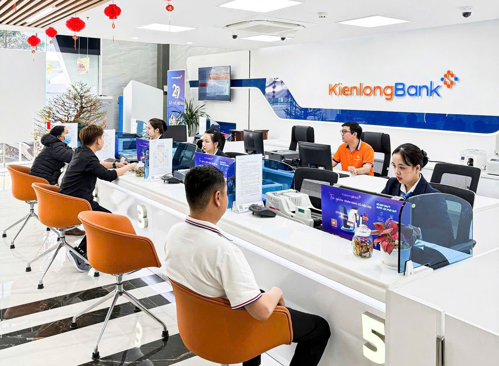 KienlongBank: Từ chuyển đổi số đến đẩy mạnh chiến lược đột phá