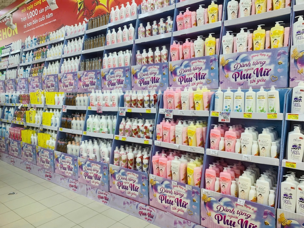 Sôi động thị trường hoa, quà đón ngày 8/3 Sôi động thị trường hoa, quà đón ngày 8/3
