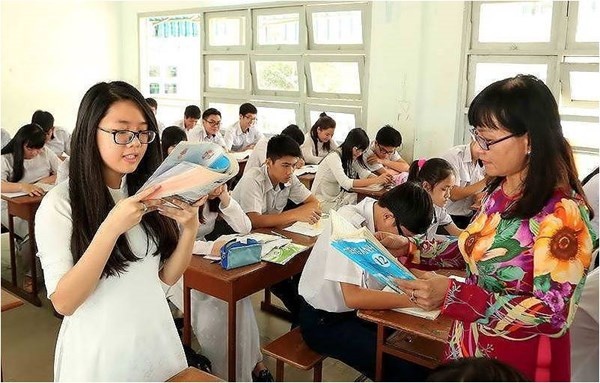 Đẩy mạnh phổ cập giáo dục, phân luồng học sinh