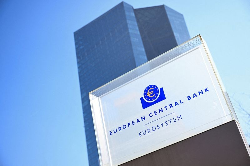 ECB tiếp tục hạ lãi suất nhằm hỗ trợ kinh tế trước thuế quan mới của Mỹ