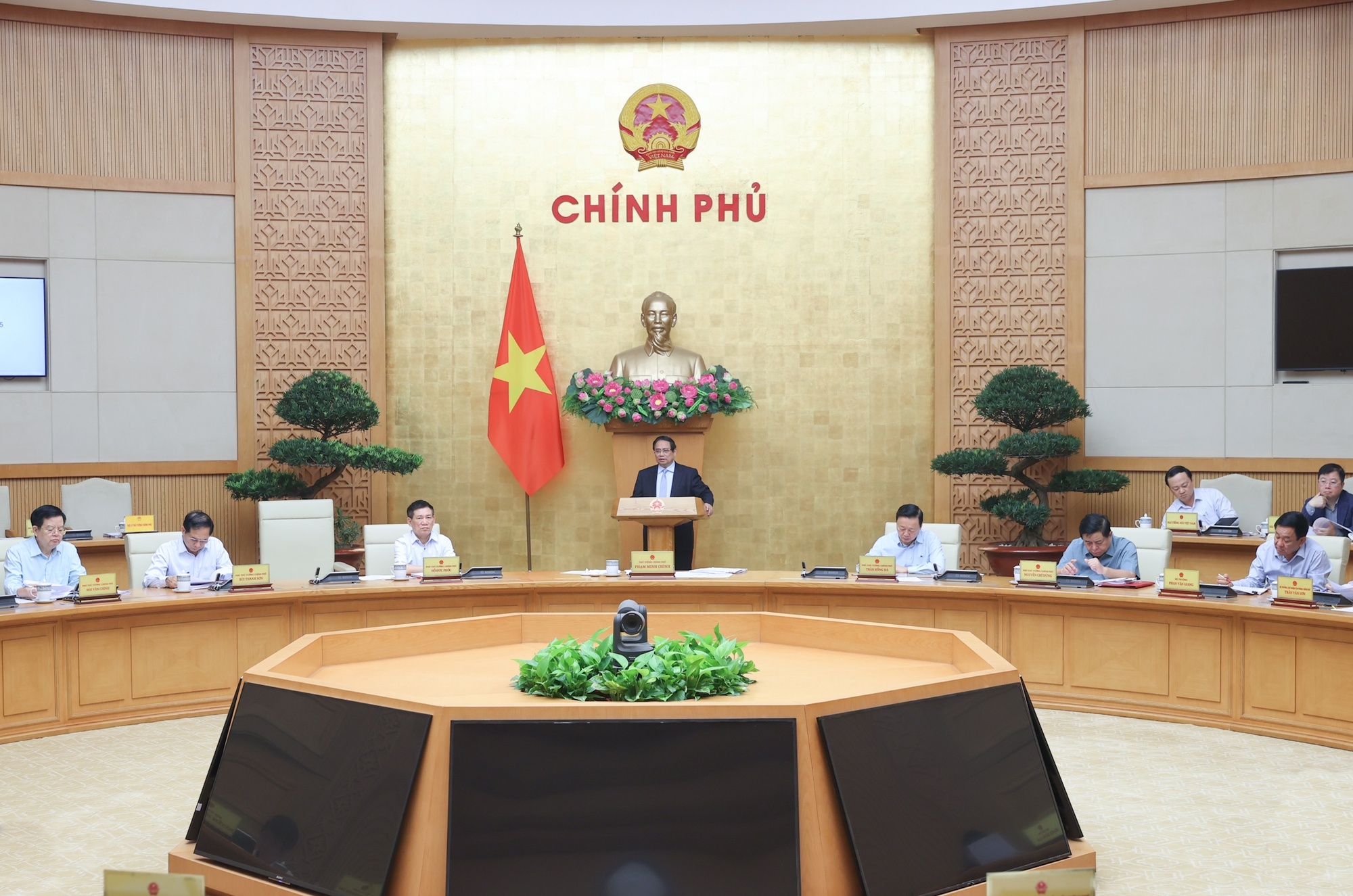 Chính phủ họp về 5 dự án luật quan trọng