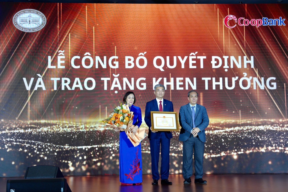 Co-opbank: Khát vọng trở thành ngân hàng hàng đầu trong lĩnh vực tài chính vi mô vì cộng đồng Co-opbank: Khát vọng trở thành ngân hàng hàng đầu trong lĩnh vực tài chính vi mô vì cộng đồng
