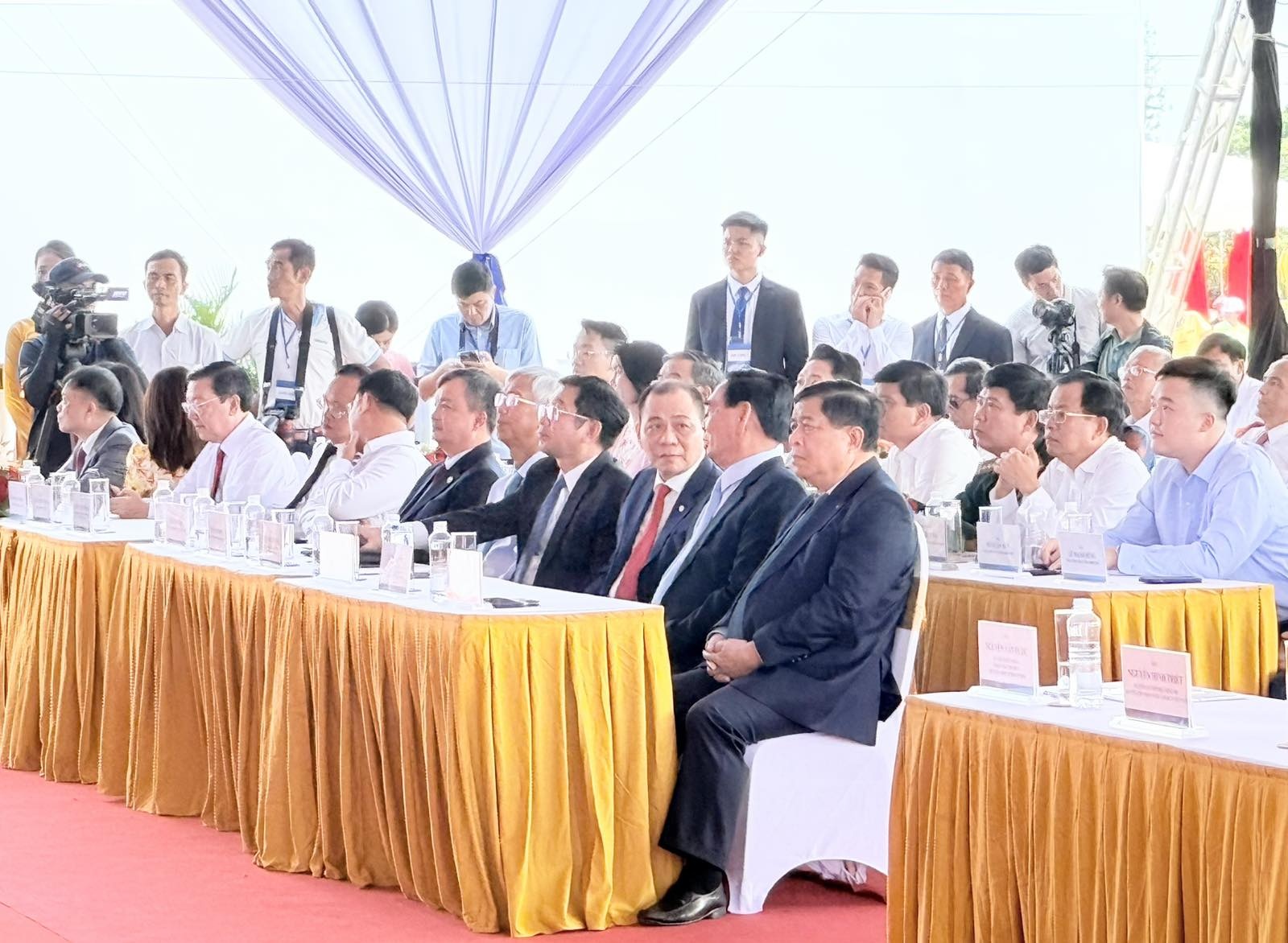 Phó Thủ tướng Nguyễn Chí Dũng dự lễ khởi công Dự án khu đô thị du lịch lấn biển Cần Giờ - Ảnh: VGP/Thu Sa