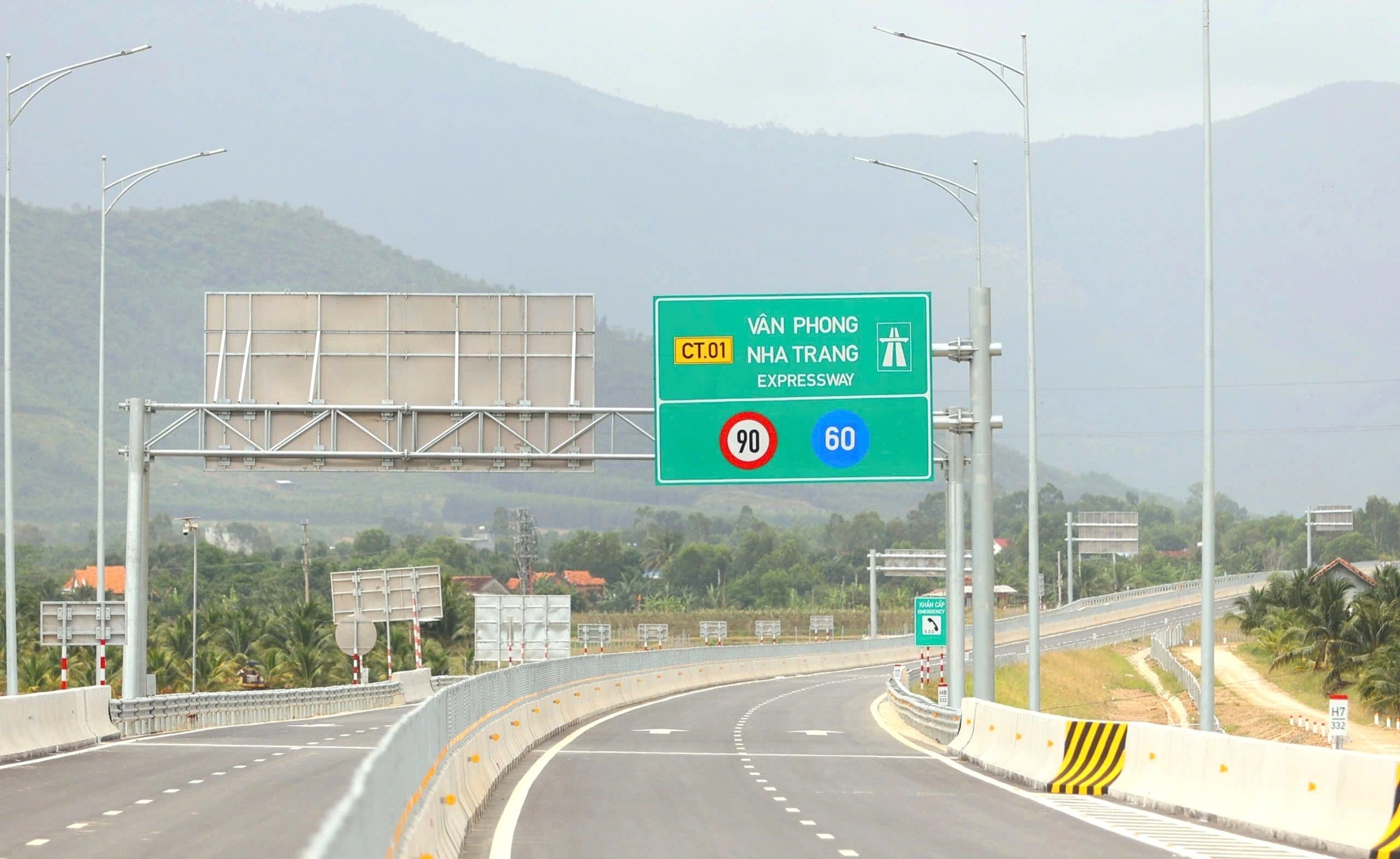 Dự án thành phần đoạn Vân Phong-Nha Trang trên tuyến Bắc-Nam phía đông có tổng chiều dài 83,35 km