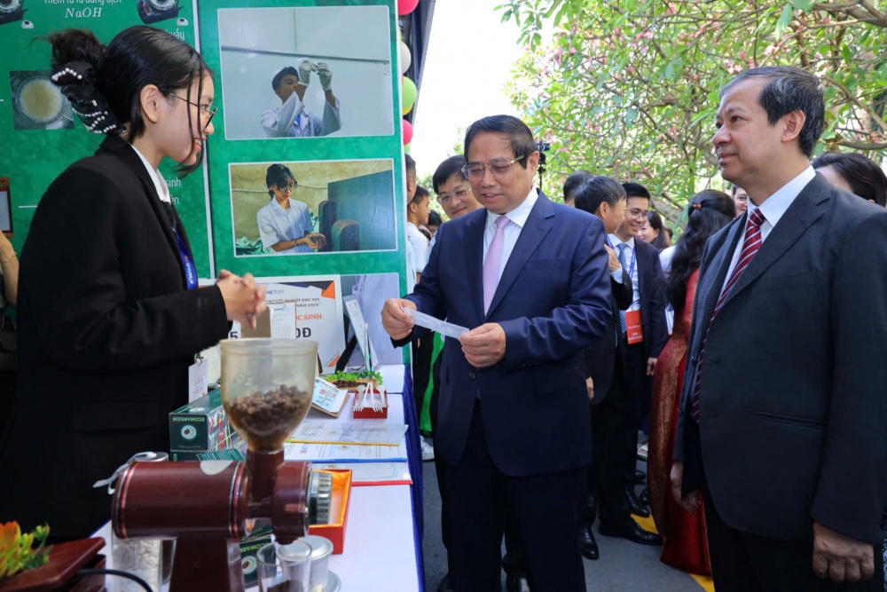 Trao sứ mệnh tiên phong cho thanh niên trong xây dựng và phát triển đất nước