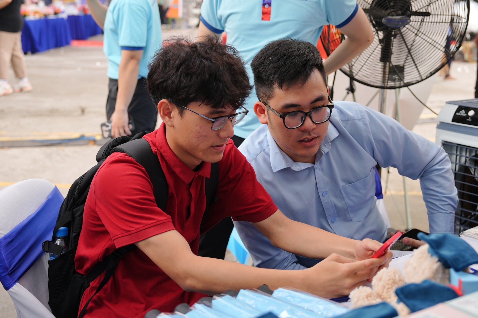 Cầu nối nhân lực 2025: Kết nối ước mơ, chạm tới tương lai Cầu nối nhân lực 2025: Kết nối ước mơ, chạm tới tương lai