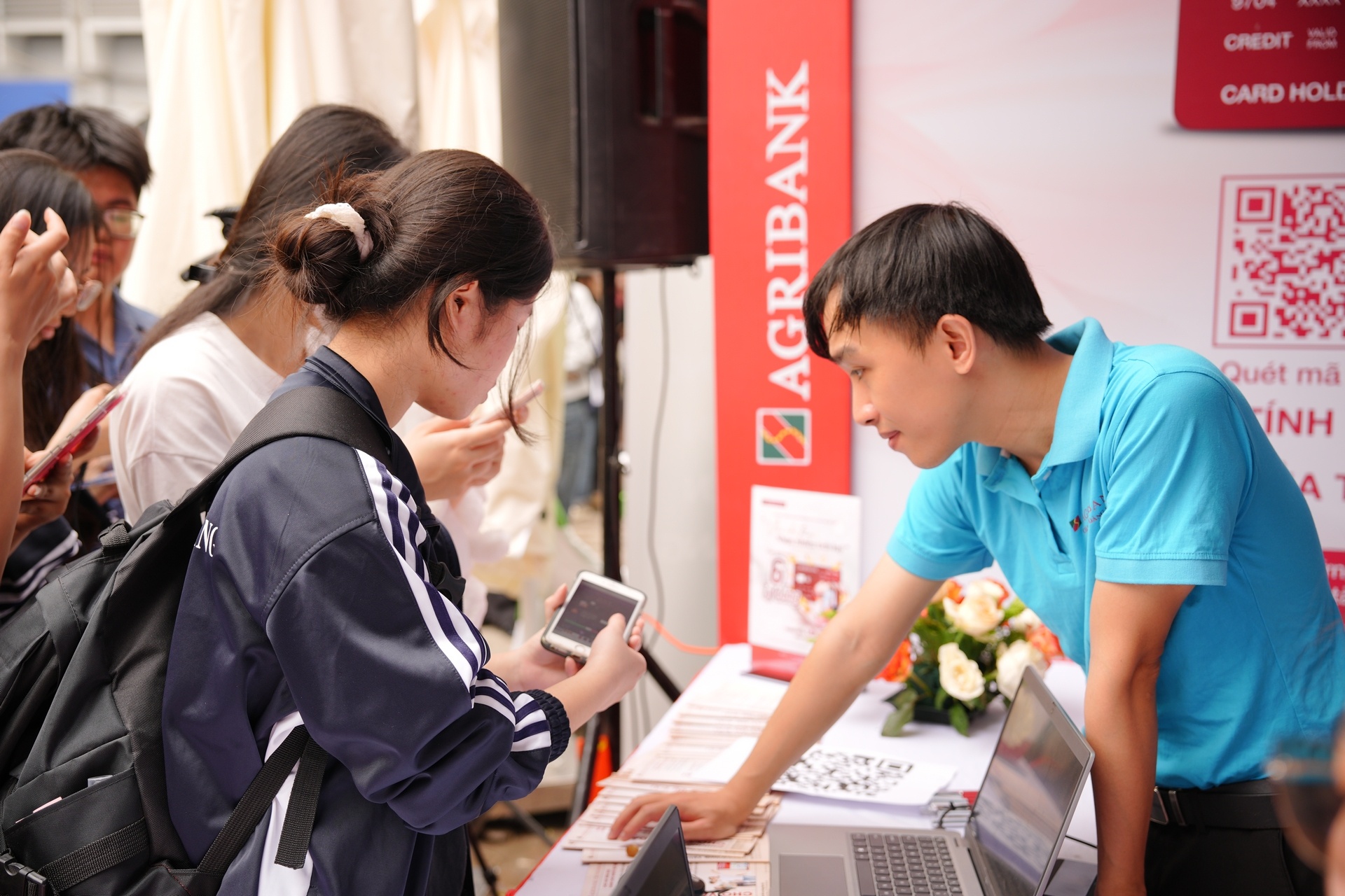 Cầu nối nhân lực 2025: Kết nối ước mơ, chạm tới tương lai Cầu nối nhân lực 2025: Kết nối ước mơ, chạm tới tương lai