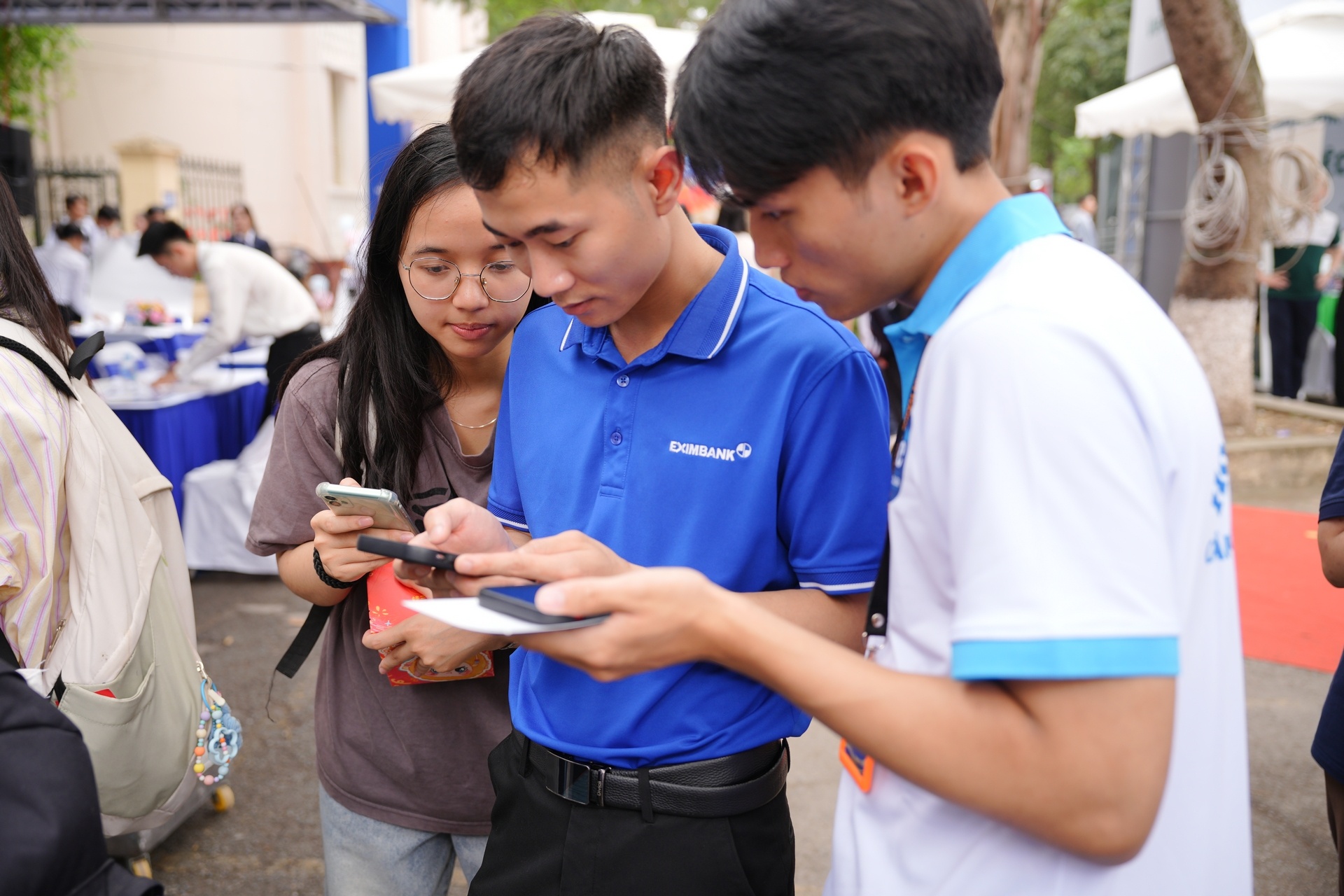 Cầu nối nhân lực 2025: Kết nối ước mơ, chạm tới tương lai Cầu nối nhân lực 2025: Kết nối ước mơ, chạm tới tương lai
