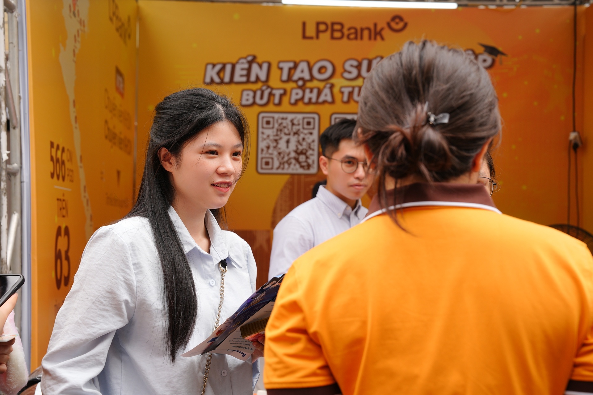 Cầu nối nhân lực 2025: Kết nối ước mơ, chạm tới tương lai Cầu nối nhân lực 2025: Kết nối ước mơ, chạm tới tương lai