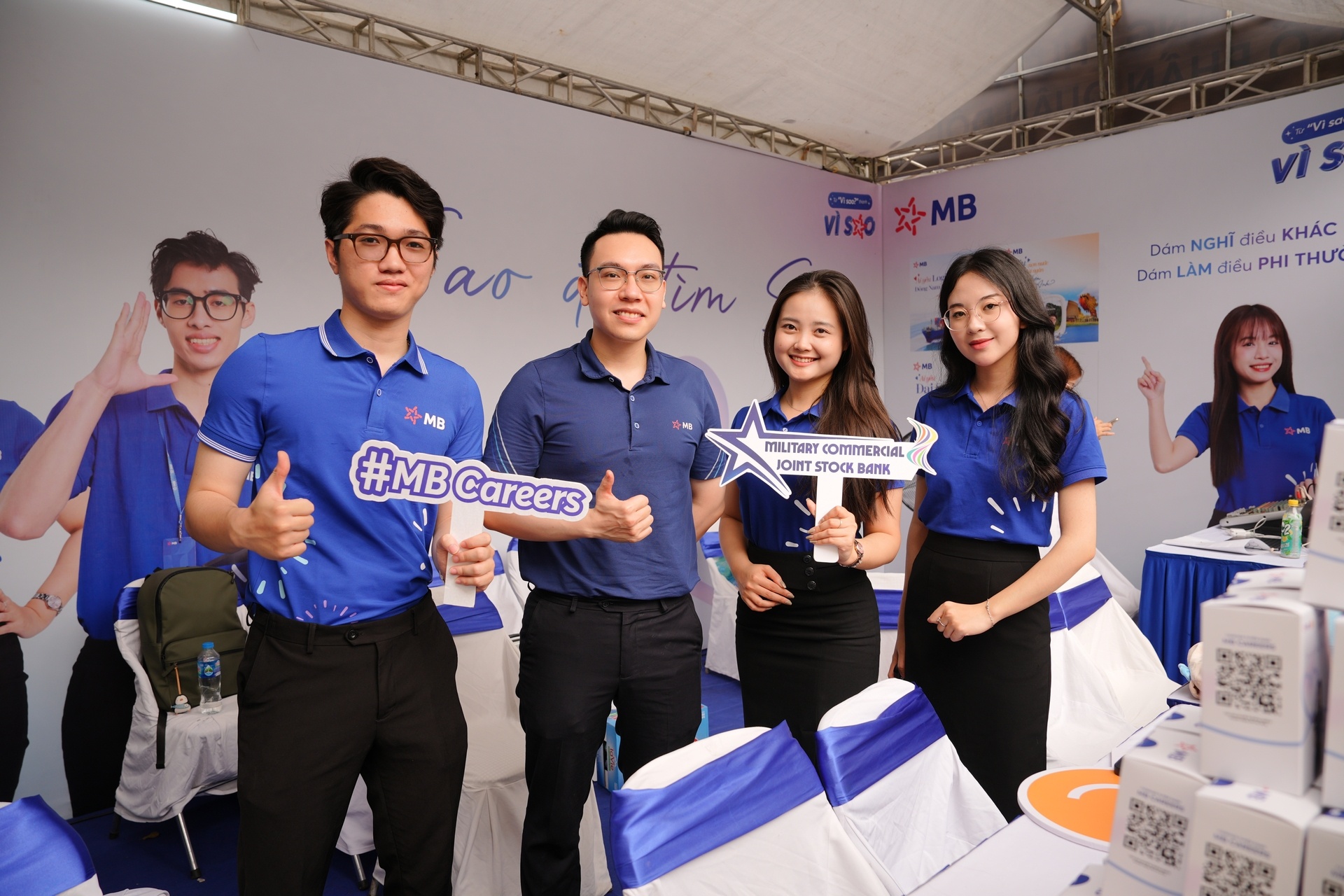 Cầu nối nhân lực 2025: Kết nối ước mơ, chạm tới tương lai Cầu nối nhân lực 2025: Kết nối ước mơ, chạm tới tương lai