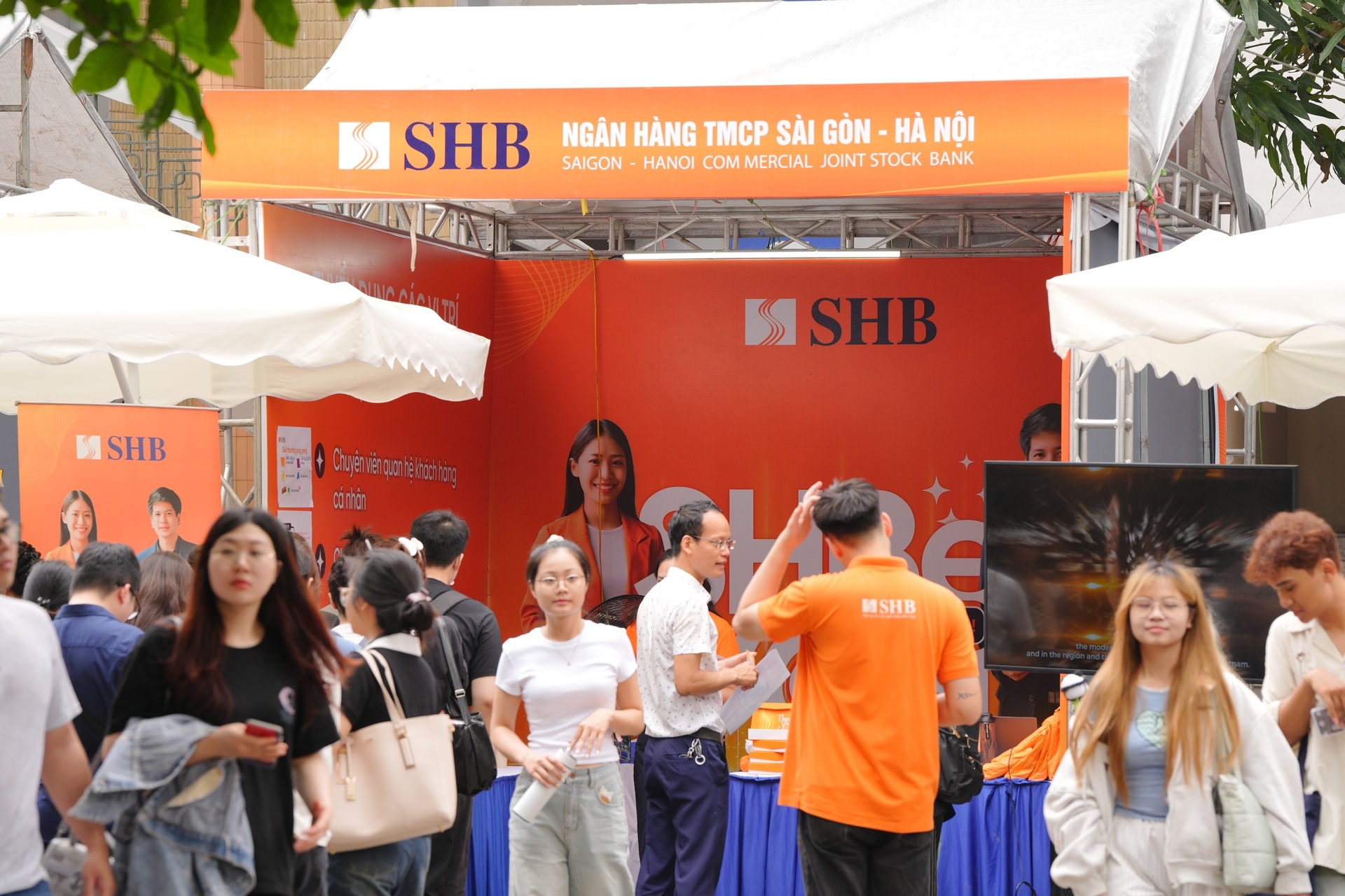 Cầu nối nhân lực 2025: Kết nối ước mơ, chạm tới tương lai Cầu nối nhân lực 2025: Kết nối ước mơ, chạm tới tương lai