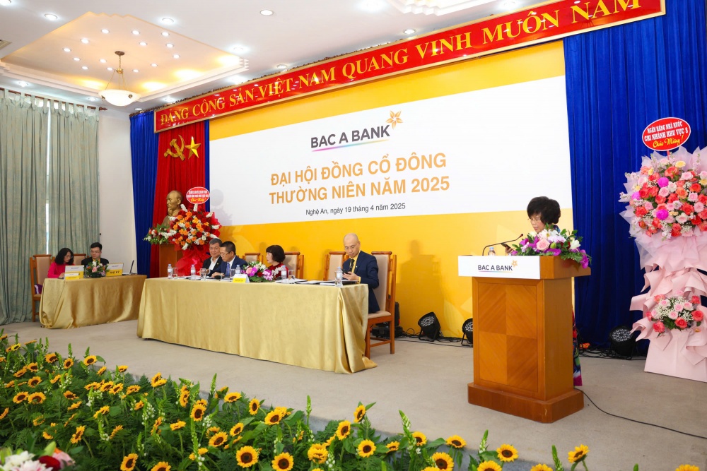 Đại hội đồng cổ đông BAC A BANK thông qua phương án tăng vốn điều lệ lên 12.350 tỷ đồng Đại hội đồng cổ đông BAC A BANK thông qua phương án tăng vốn điều lệ lên 12.350 tỷ đồng
