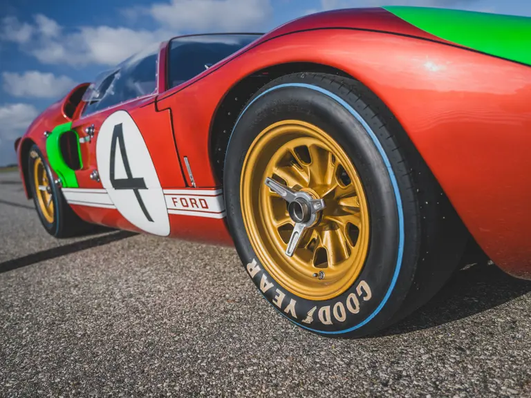 Ford GT40 Mk II 1966: “Tượng đài” đua xe được đấu giá hơn 13 triệu USD