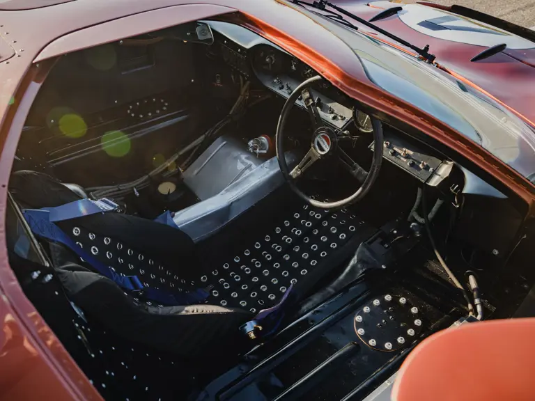 Ford GT40 Mk II 1966: “Tượng đài” đua xe được đấu giá hơn 13 triệu USD