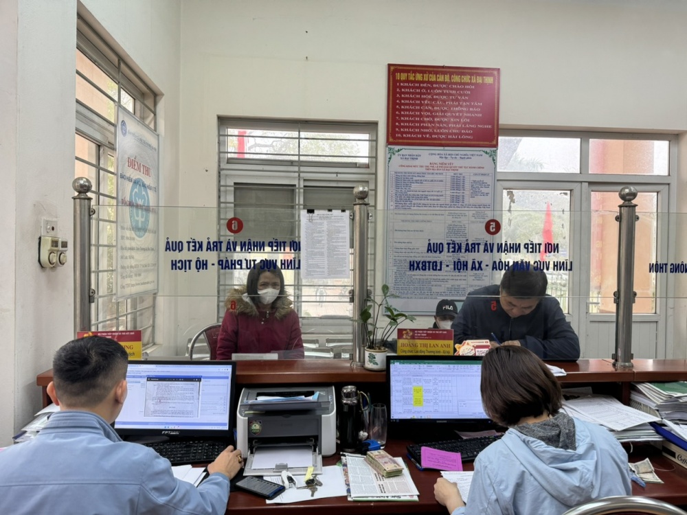 Bộ Nội vụ hướng dẫn thực hiện chính sách đối với cán bộ không tái bổ nhiệm, nghỉ hưu Bộ Nội vụ hướng dẫn thực hiện chính sách đối với cán bộ không tái bổ nhiệm, nghỉ hưu