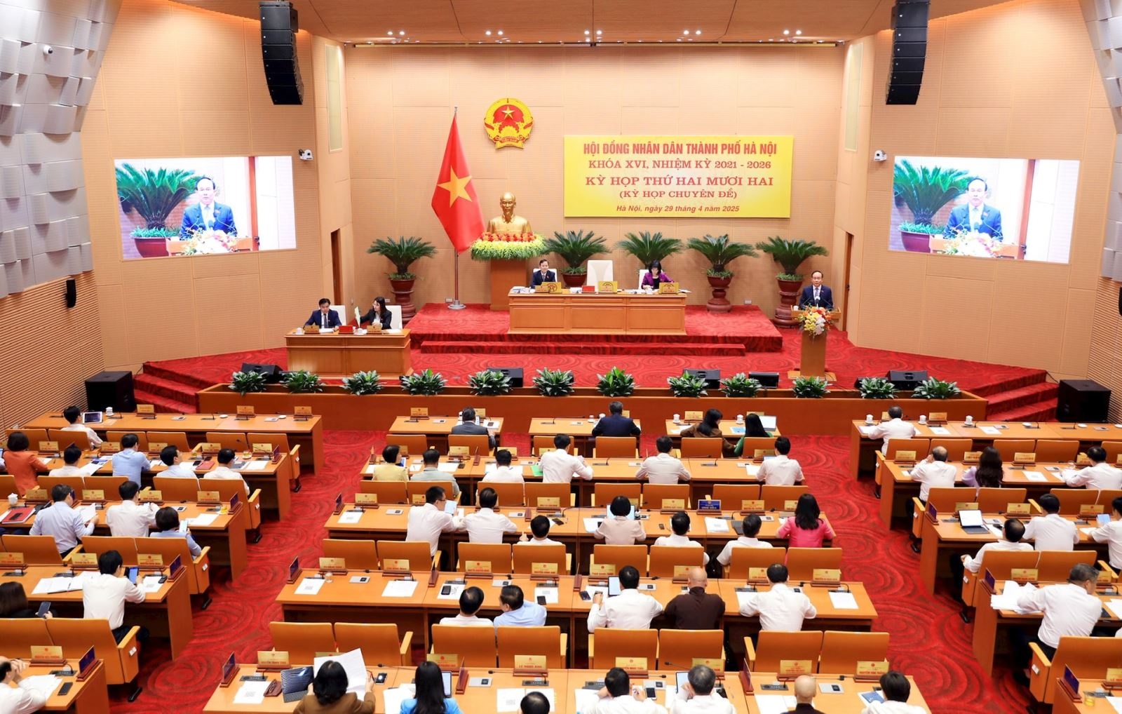 Thành phố Hà Nội: Xem xét, quyết định chủ trương đầu tư hai dự án giao thông lớn