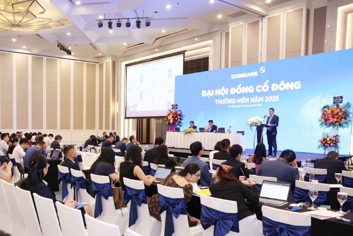 Toàn cảnh ĐHĐCĐ Eximbank diễn ra sáng ngày 29/4 Toàn cảnh ĐHĐCĐ Eximbank diễn ra sáng ngày 29/4