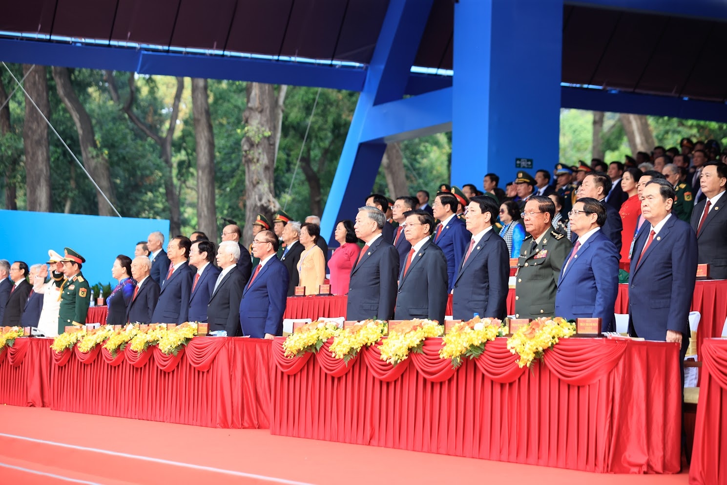 Tổng Bí thư Tô Lâm và các đồng chí Lãnh đạo, nguyên Lãnh đạo Đảng, Nhà nước cùng các vị khách quốc tế và đại biểu dự buổi lễ - Ảnh: VGP/Nhật Bắc Tổng Bí thư Tô Lâm và các đồng chí Lãnh đạo, nguyên Lãnh đạo Đảng, Nhà nước cùng các vị khách quốc tế và đại biểu dự buổi lễ - Ảnh: VGP/Nhật Bắc