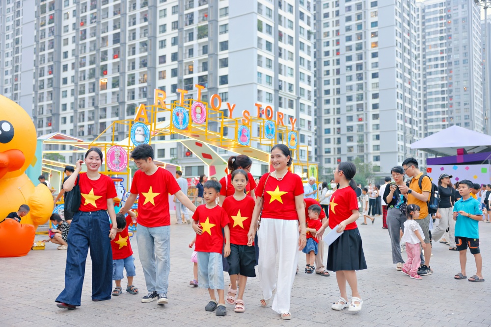 Vincom tổ chức chuỗi sự kiện “Việt Malliday - Hè Holiday”: Trải nghiệm hè rực rỡ gắn kết tinh thần Việt