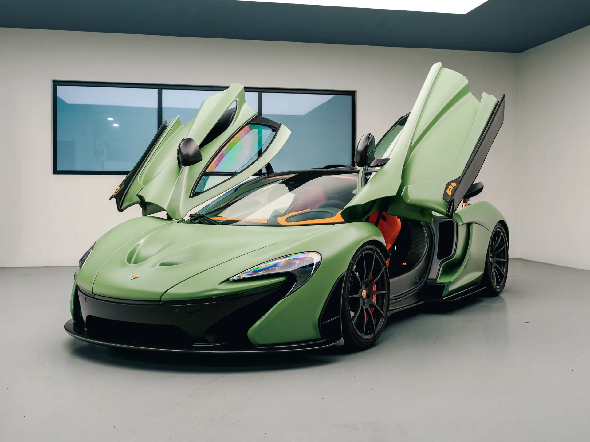McLaren P1 duy nhất với màu sơn Satin Camo Green được định giá tới 1,5 triệu USD
