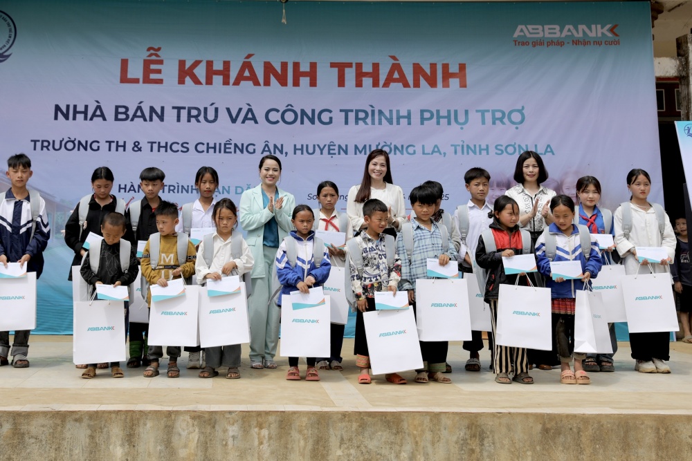 Sáng kiến cộng đồng của ABBANK giúp trẻ em vùng cao học tập và phát triển toàn diện Sáng kiến cộng đồng của ABBANK giúp trẻ em vùng cao học tập và phát triển toàn diện