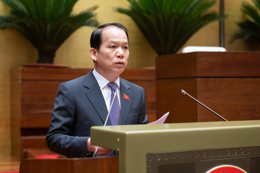 hủ nhiệm Ủy ban Pháp luật và Tư pháp Hoàng Thanh Tùng trình bày Báo cáo thẩm tra dự án Luật Tổ chức chính quyền địa phương (sửa đổi)