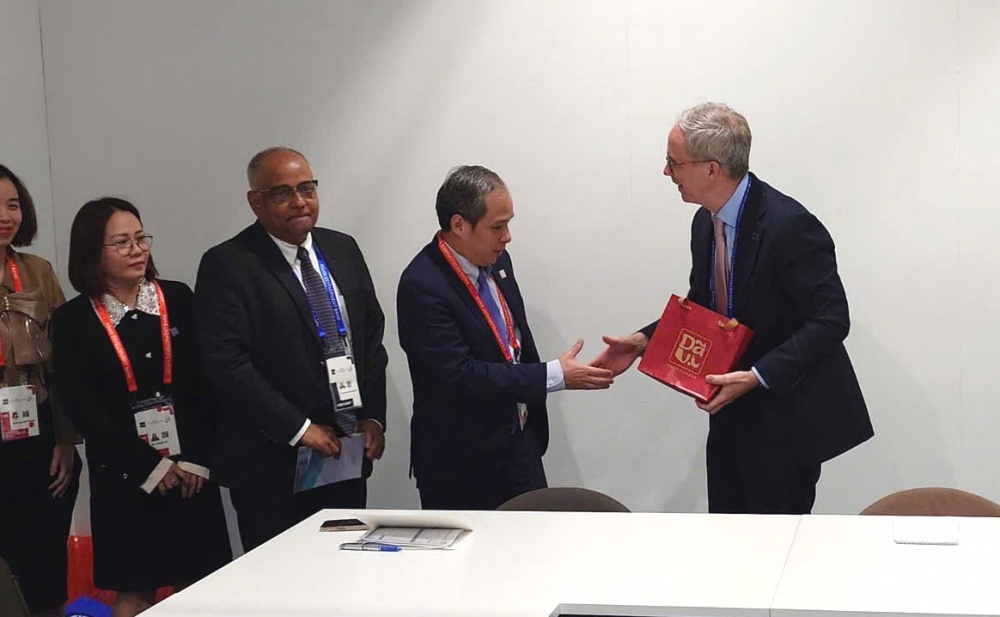 Phó Thống đốc Đoàn Thái Sơn làm việc song phương với Phó Chủ tịch ADB Scott Morris