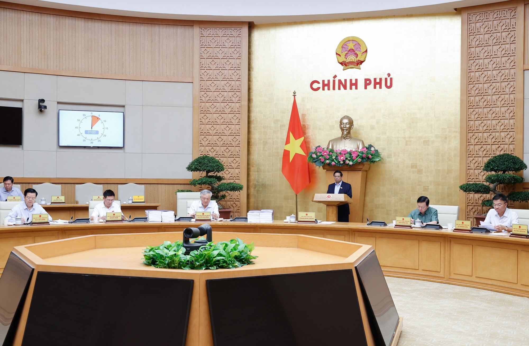 Thủ tướng đánh giá cao ý kiến của các đại biểu; thống nhất hoàn thiện các tờ trình của Chính phủ trình Quốc hội, Ủy ban Thường vụ Quốc hội về việc sắp xếp đơn vị hành chính cấp xã và sắp xếp đơn vị hành chính cấp tỉnh - Ảnh: VGP/Nhật Bắc Thủ tướng đánh giá cao ý kiến của các đại biểu; thống nhất hoàn thiện các tờ trình của Chính phủ trình Quốc hội, Ủy ban Thường vụ Quốc hội về việc sắp xếp đơn vị hành chính cấp xã và sắp xếp đơn vị hành chính cấp tỉnh - Ảnh: VGP/Nhật Bắc