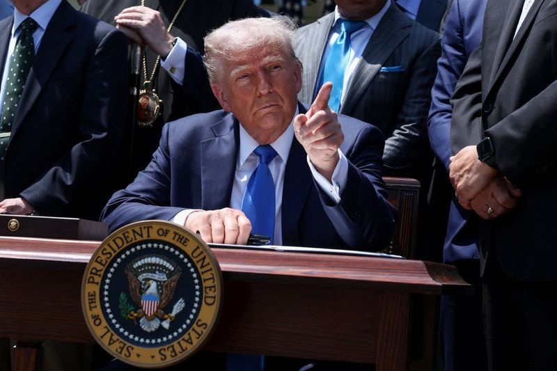 Ông Trump đề xuất cắt giảm thuế quan đối với Trung Quốc trước thềm cuộc họp cuối tuần