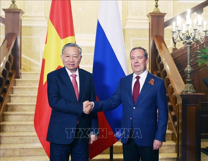 Việt Nam mong muốn hợp tác chặt chẽ với Liên bang Nga để nâng tầm quan hệ