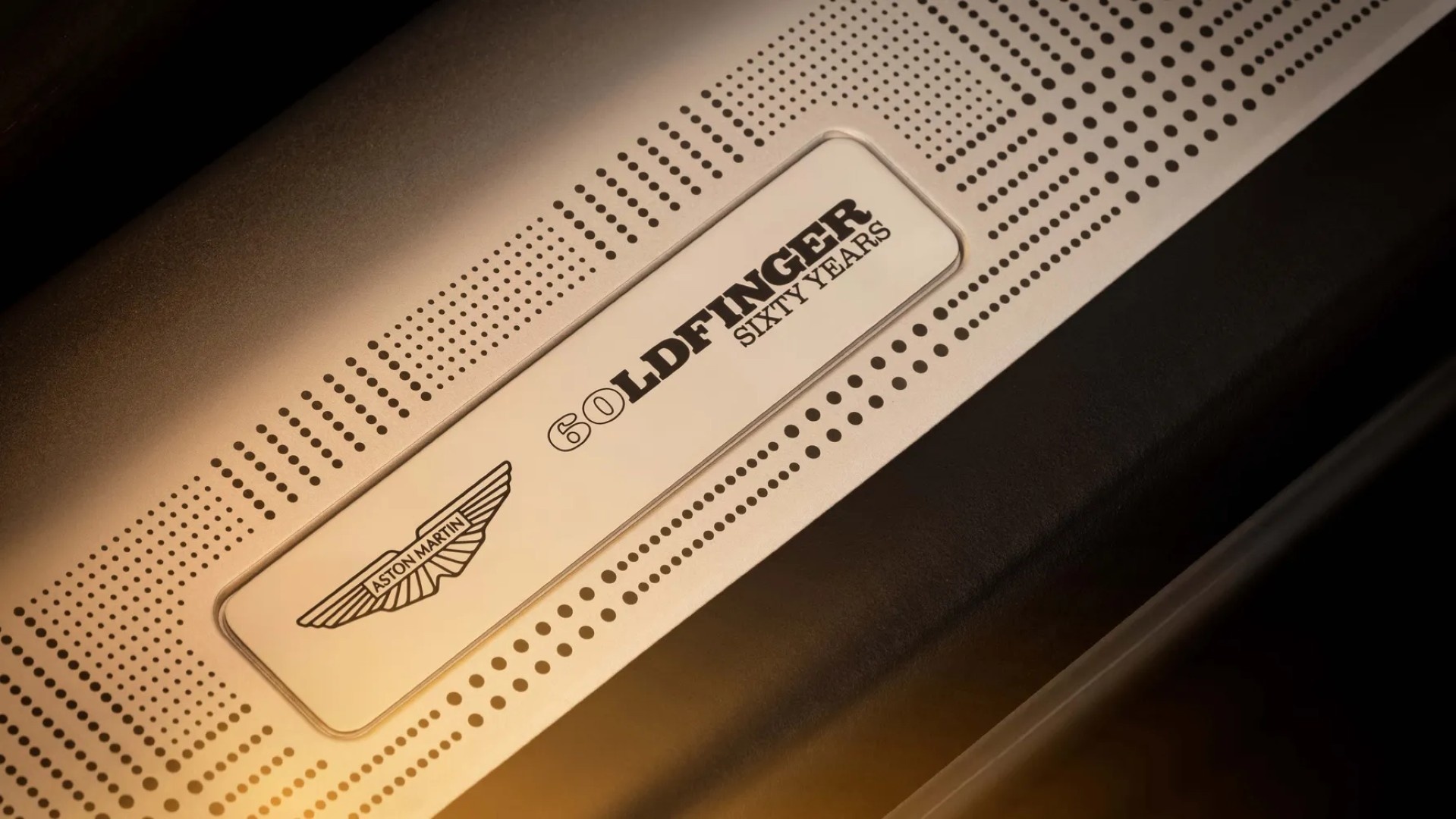 Aston Martin DB12 Goldfinger Edition – phiên bản giới hạn kỷ niệm 60 năm