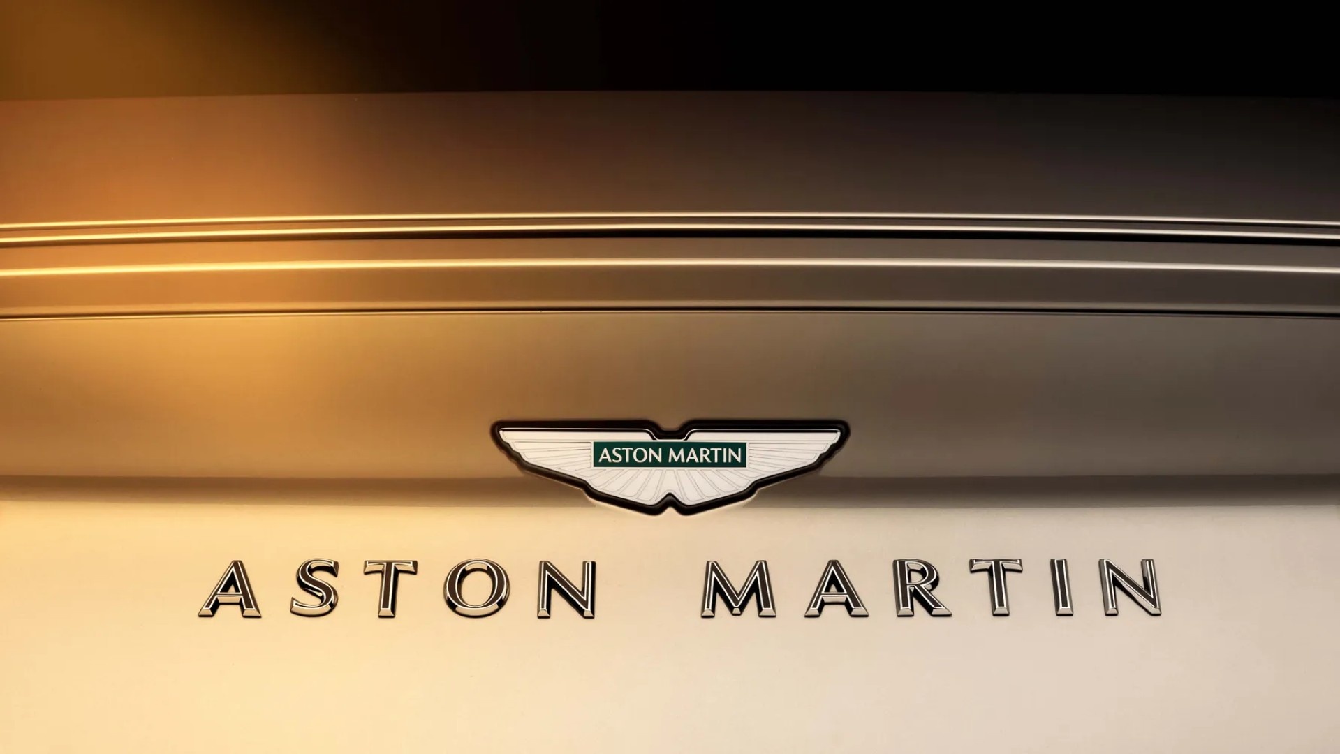 Aston Martin DB12 Goldfinger Edition – phiên bản giới hạn kỷ niệm 60 năm