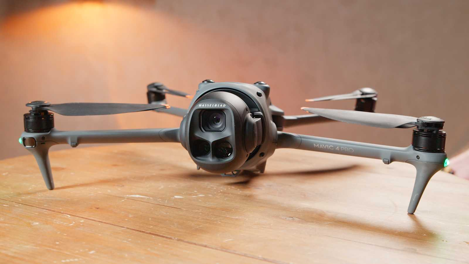 DJI ra mắt Mavic 4 Pro với camera 100MP và thời gian bay 51 phút