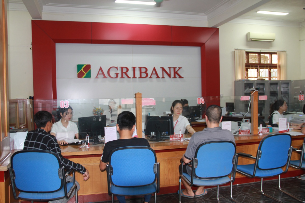 Agribank: Tiền gửi khách hàng tại Agribank đạt hơn 1,9 triệu tỷ đồng, tăng trưởng 5,4% Agribank: Tiền gửi khách hàng tại Agribank đạt hơn 1,9 triệu tỷ đồng, tăng trưởng 5,4%