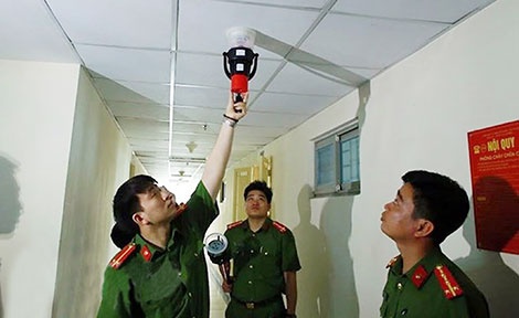 Cảnh sát PCCC kiểm tra an toàn PCCC tại chung cư ở Hà Nội Cảnh sát PCCC kiểm tra an toàn PCCC tại chung cư ở Hà Nội