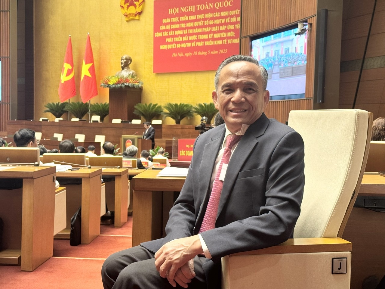 Ông Lê Hoàng Châu Chủ tịch Hiệp hội Bất động sản TP. Hồ Chí Minh Ông Lê Hoàng Châu Chủ tịch Hiệp hội Bất động sản TP. Hồ Chí Minh