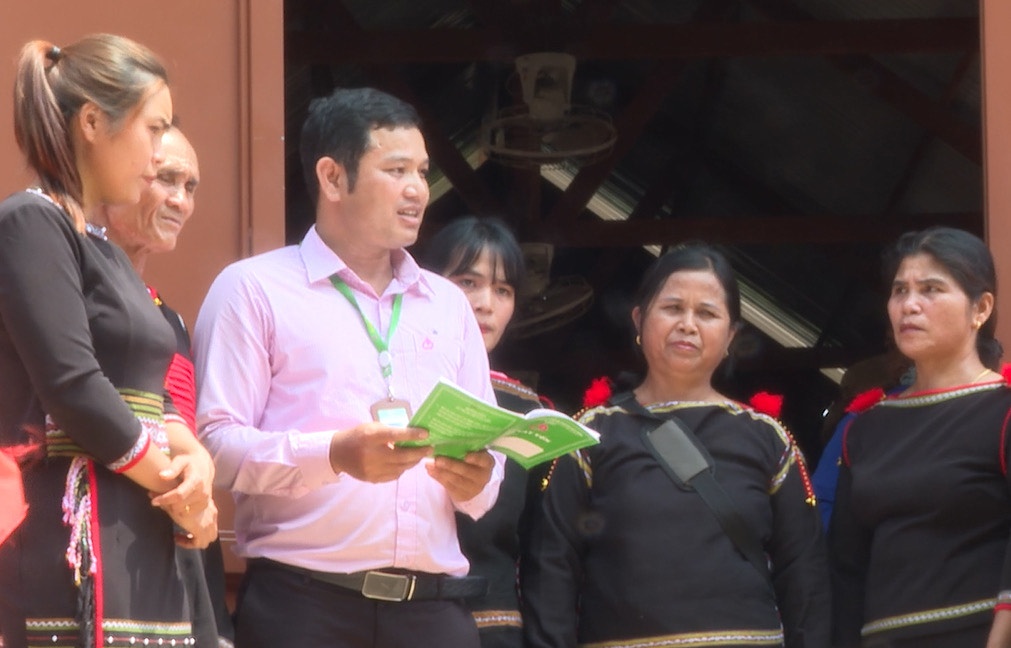 Tư tưởng Hồ Chí Minh soi sáng đạo đức người làm ngân hàng Tư tưởng Hồ Chí Minh soi sáng đạo đức người làm ngân hàng