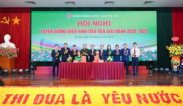 Lễ ký giao ước thi đua Lễ ký giao ước thi đua