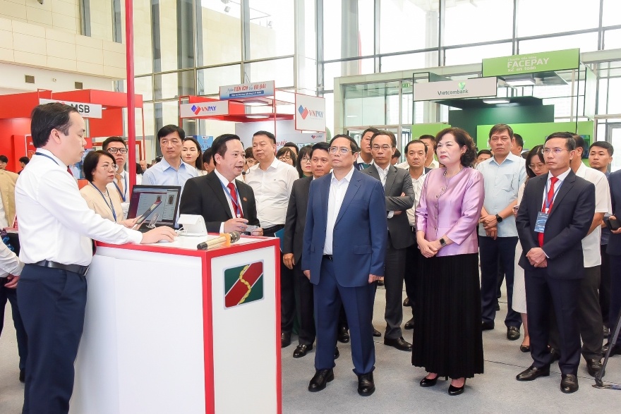 Ngành Ngân hàng kiến tạo trải nghiệm số: Khách hàng là trung tâm Ngành Ngân hàng kiến tạo trải nghiệm số: Khách hàng là trung tâm